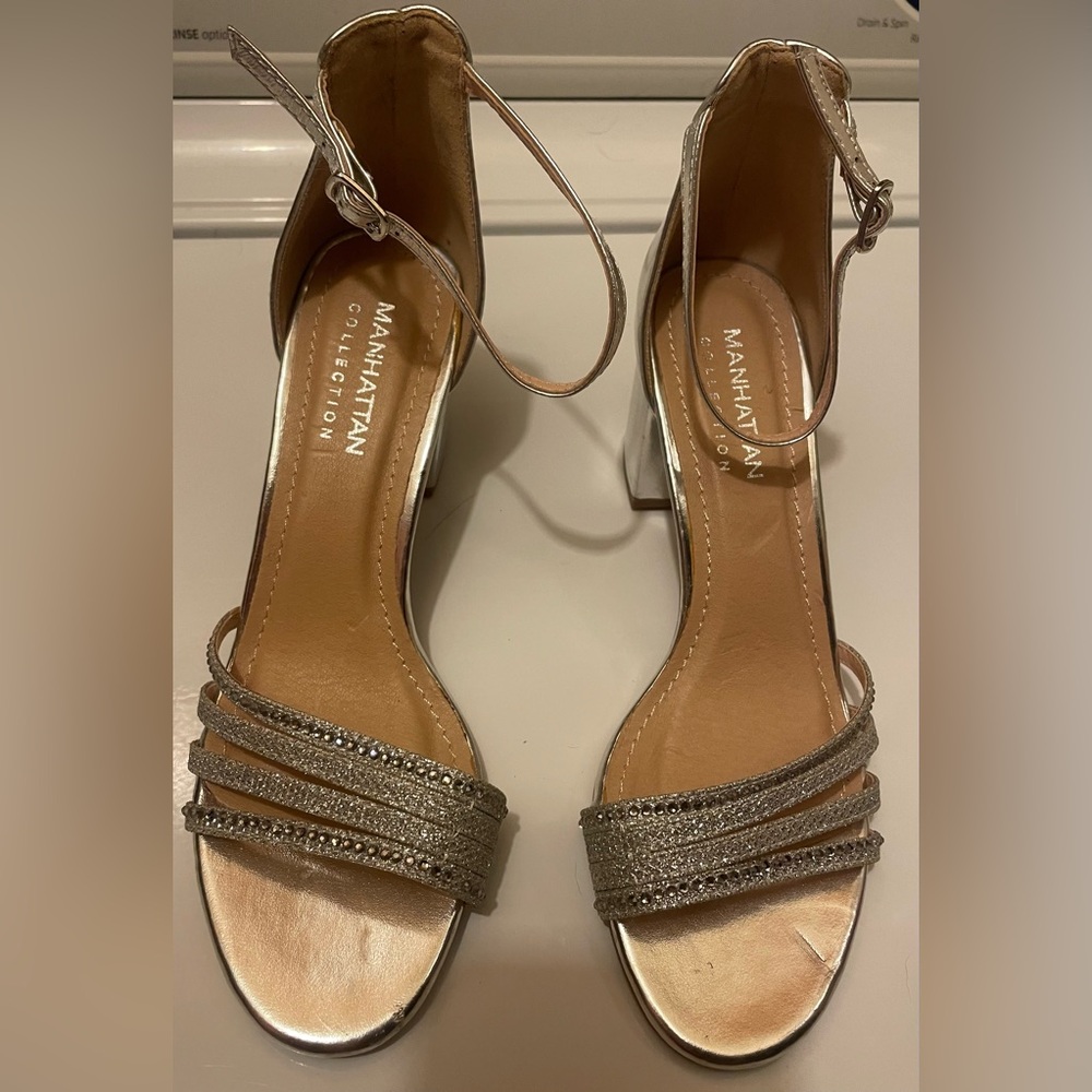 Manhattan Collection SILVER SPARKLE OPEN TOE SANDALS EVENING HEELS  7.5